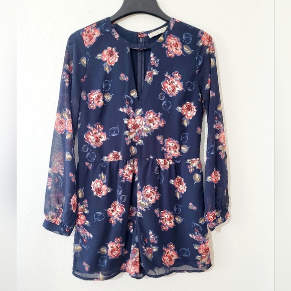 Abercrombie & Fitch Women's Navy Floral Jumpsuit Romper Long Sleeve Size 6 - Picture 1 of 10